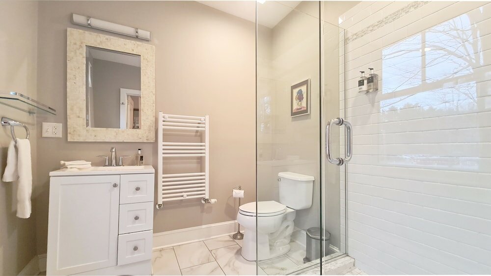 Фото Lakehouse Inn