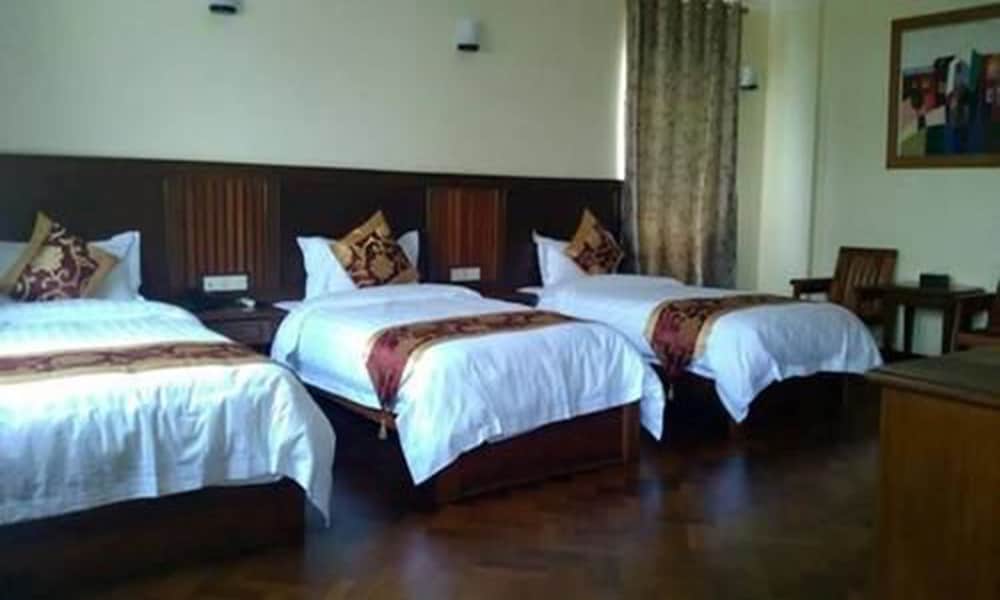 Фото The Home Hotel