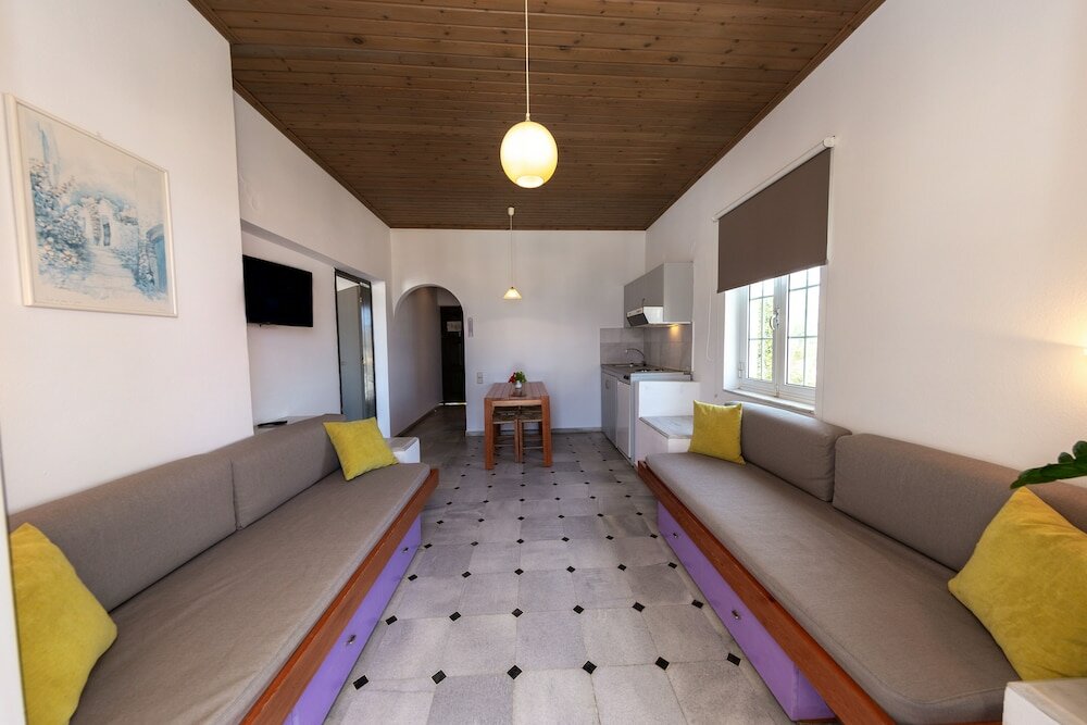 Фото Manias Hotel Apartments