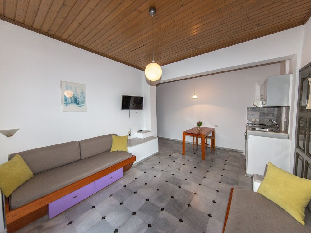 Фото Manias Hotel Apartments