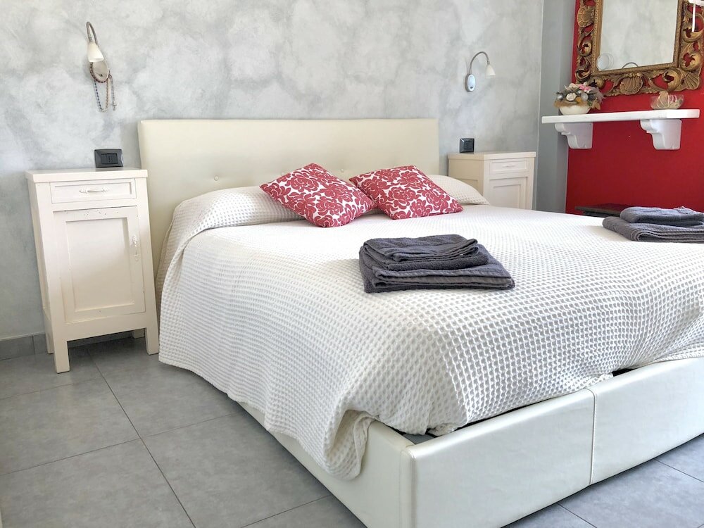 Фото Appartamento Vista Lago Red & Grey