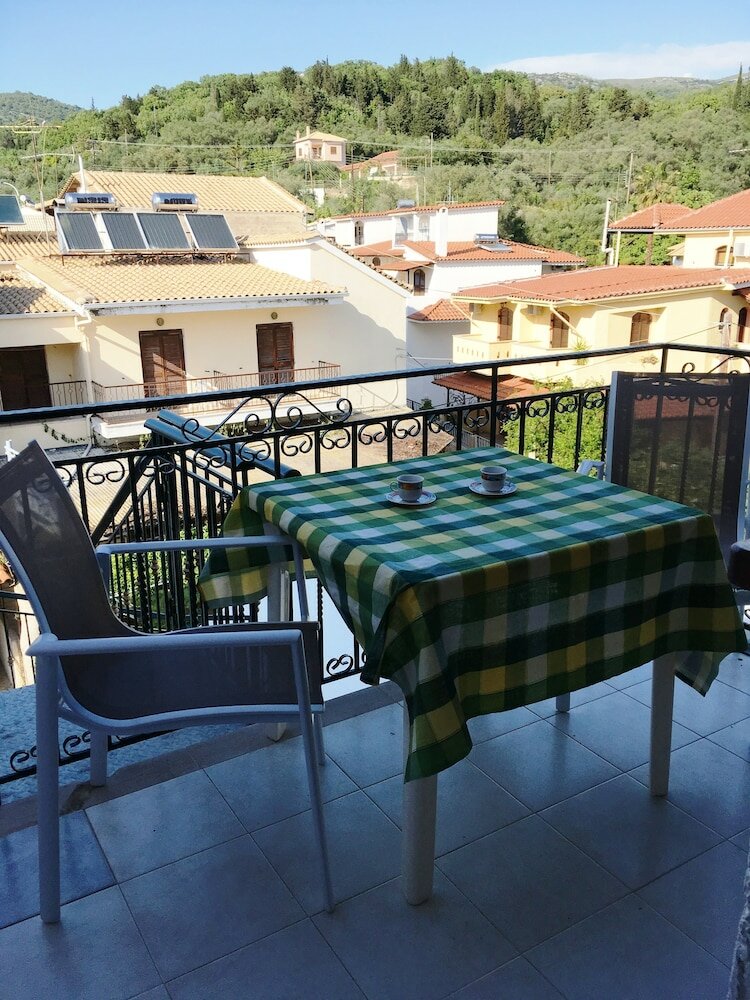 Фото Virvilis Apartments