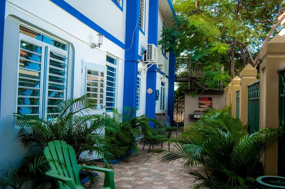 Фото отеля 1