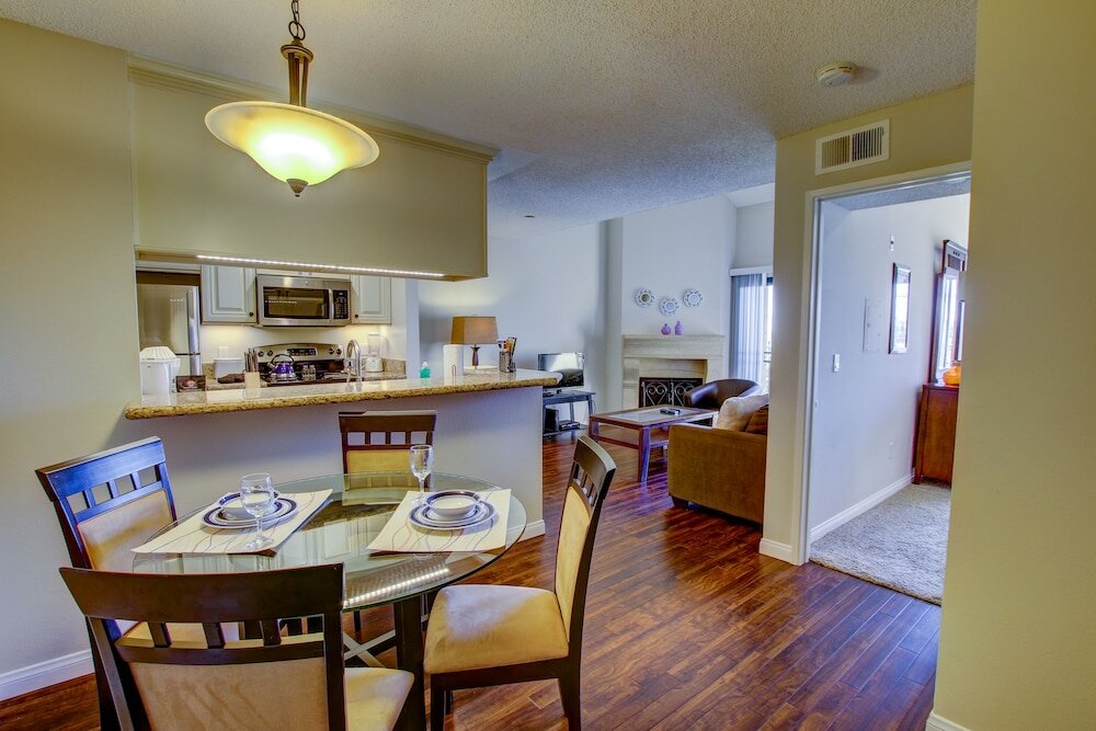 Фото Sunshine Suites at Hillcrest