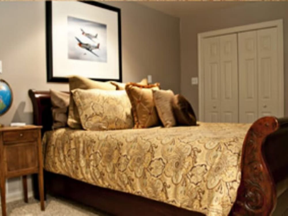 Фото Live Oaks Bed and Breakfast