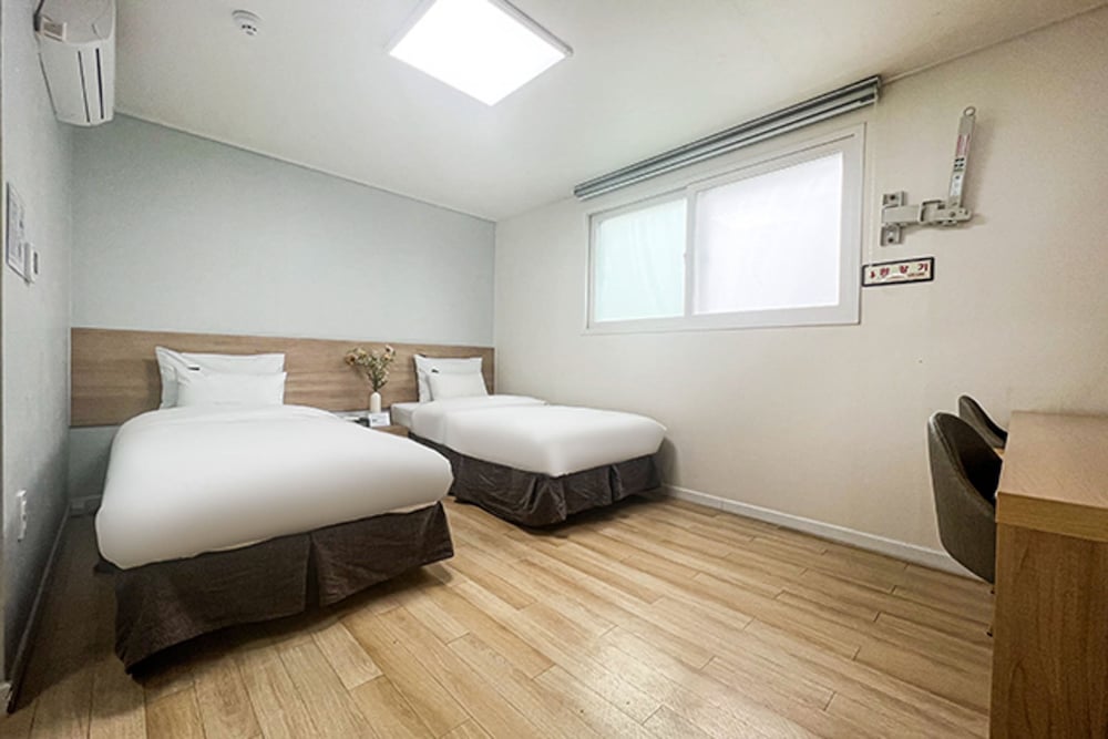 Фото Malu Hotel Suwon