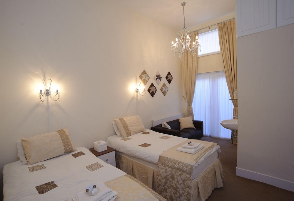 Фото Park Hall Suites