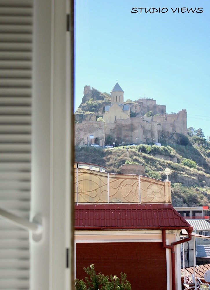 Фото Red Fox Guesthouse