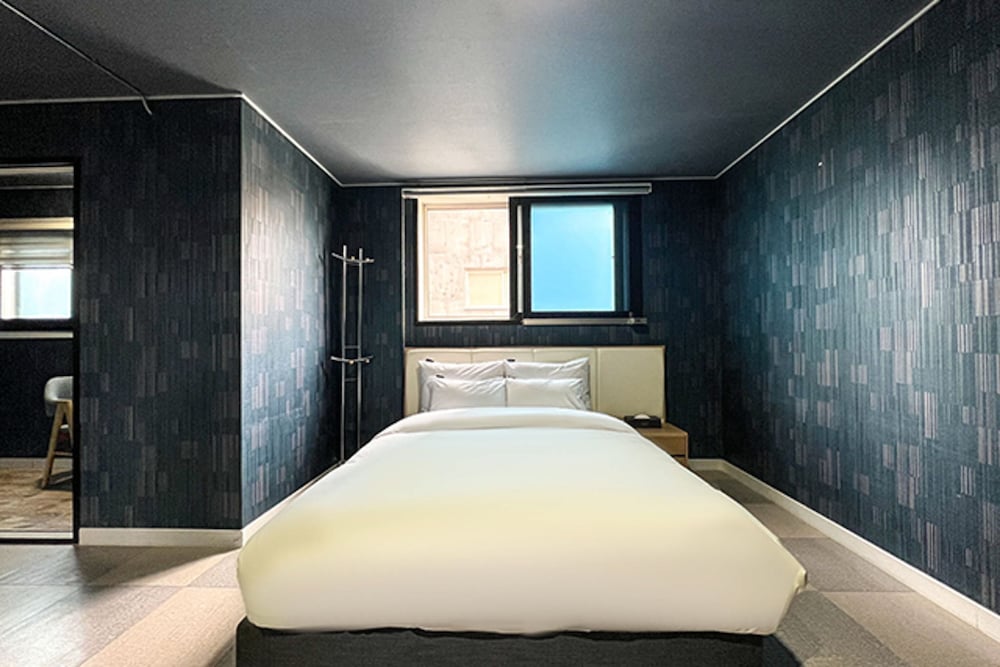 Фото Malu Hotel Suwon