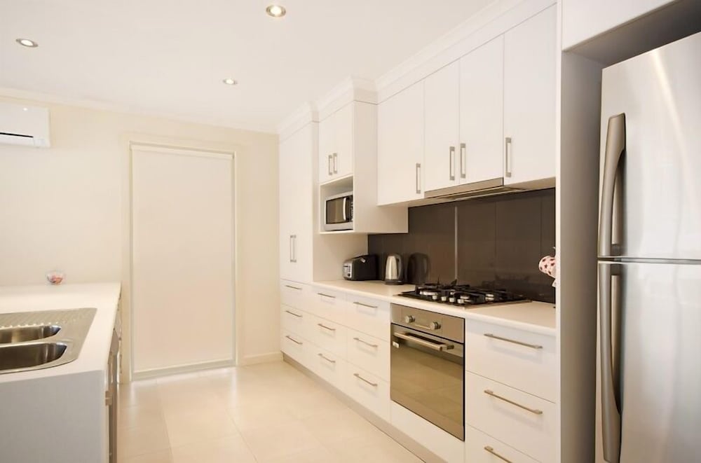 Фото Fringe Apartments