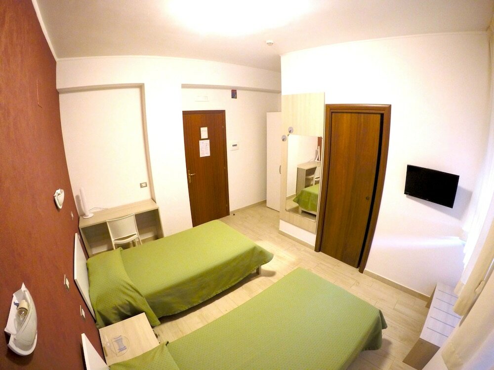 Фото Tourist Hotel