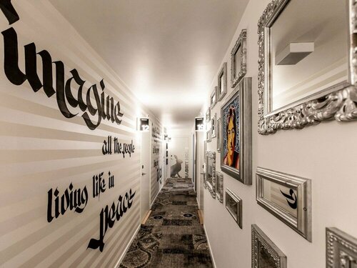 Гостиница Ibis Styles Lausanne Center MadHouse в Лозанне