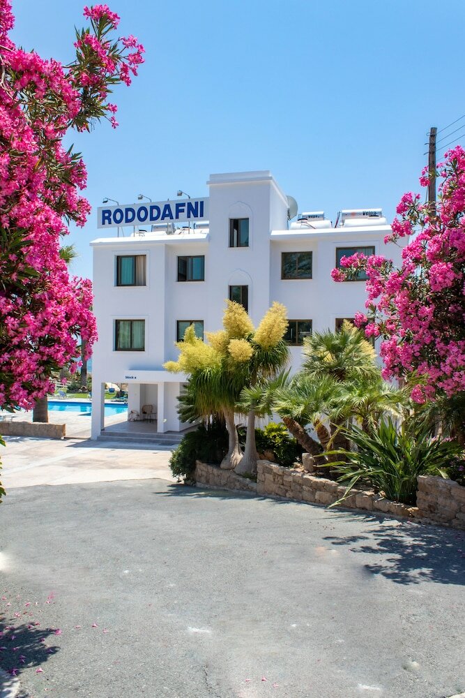 Фото Rododafni Beach Apartments