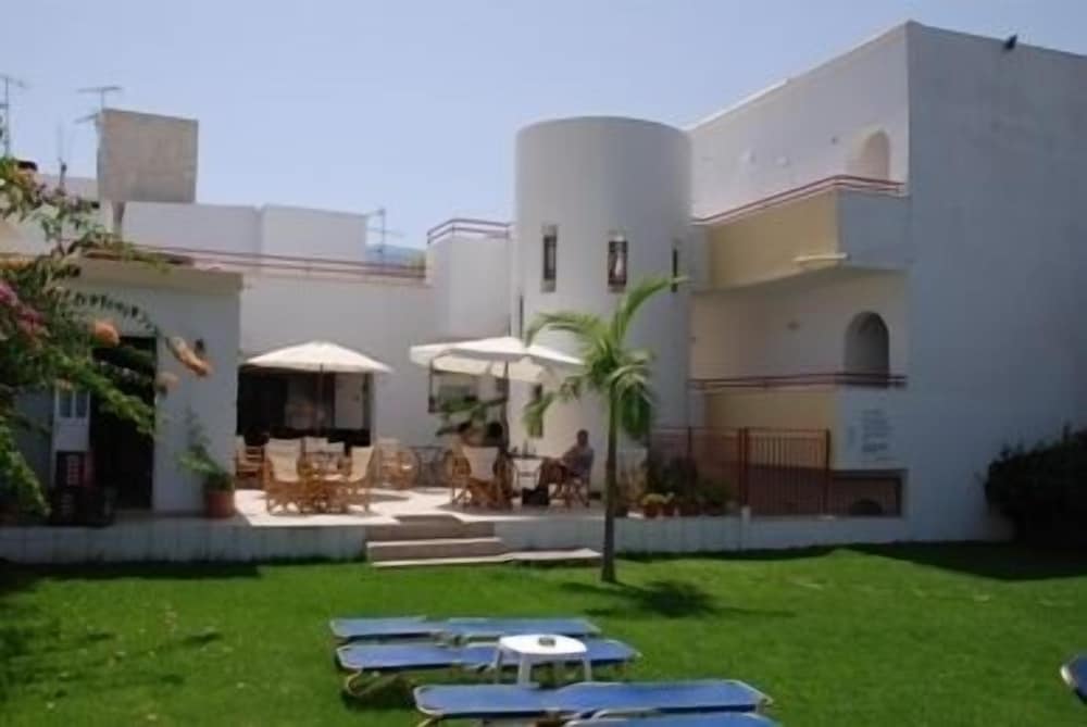 Фото Emerald Hotel