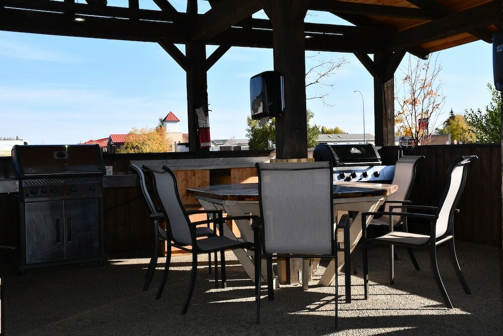 Фото Super 8 by Wyndham Fort McMurray