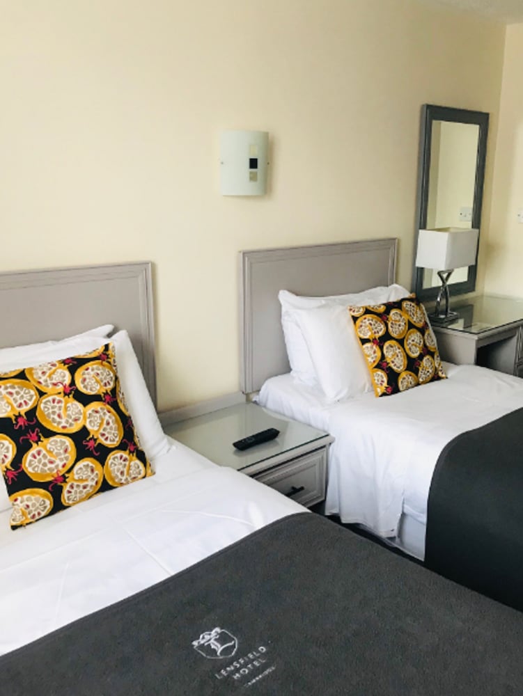 Фото Lensfield Hotel