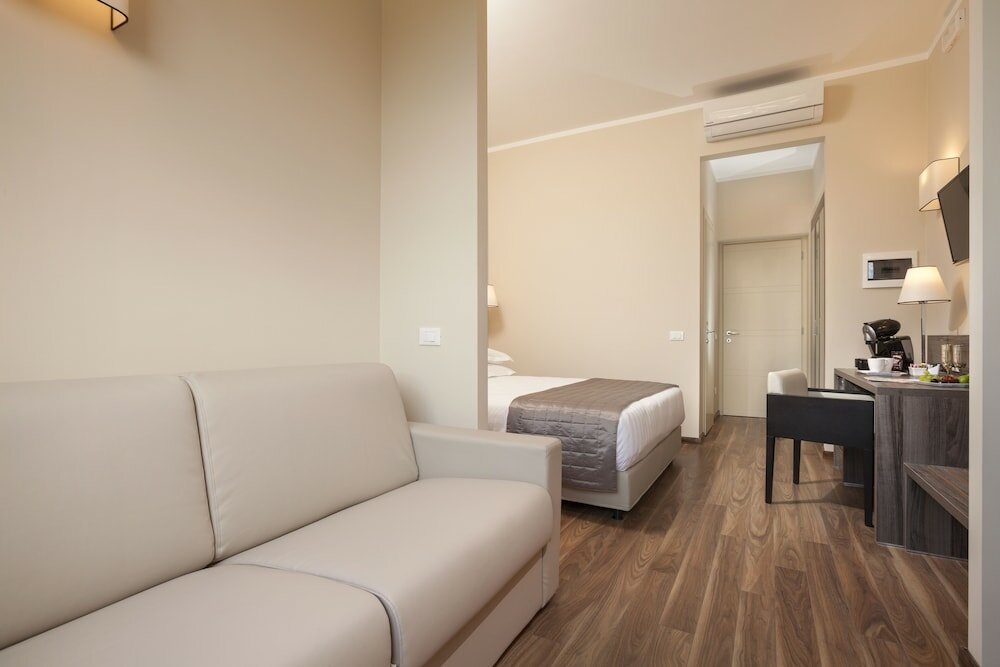 Фото Window on Rome