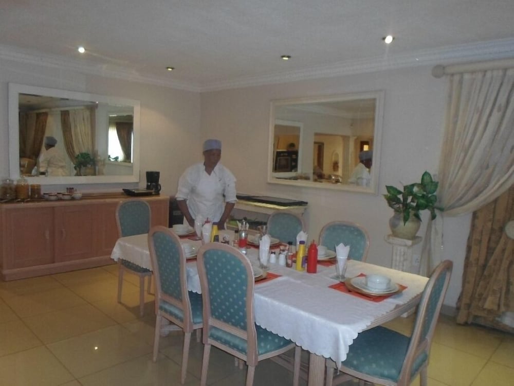 Фото Pelloyd Bed and Breakfast