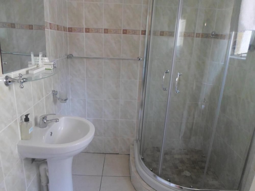 Фото Pelloyd Bed and Breakfast