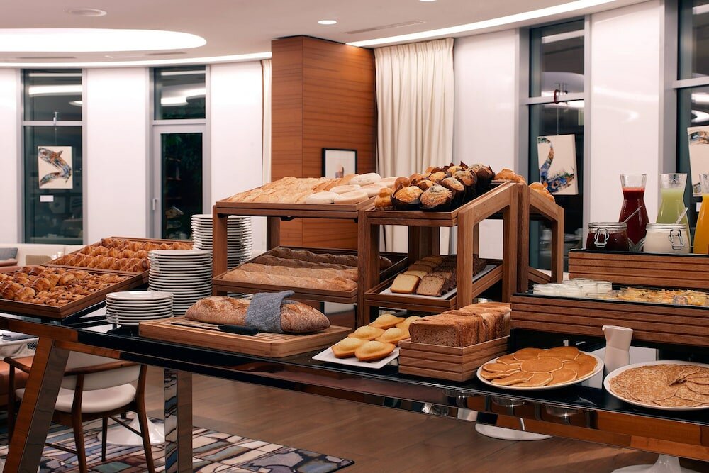 Фото Renaissance Paris Republique Hotel