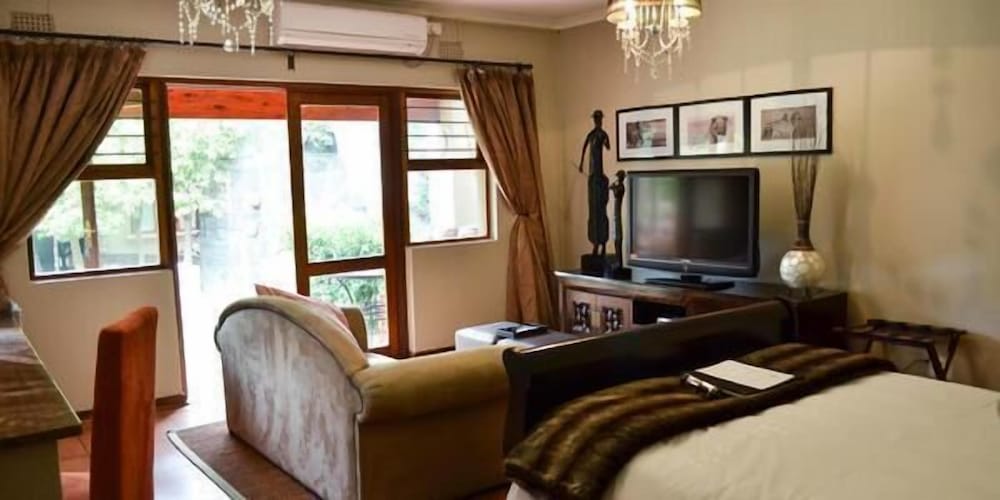 Фото Five A Morris