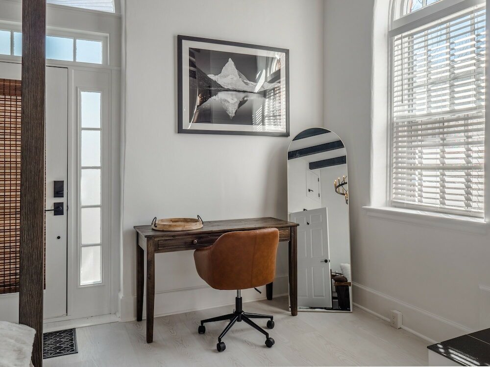 Фото Front Street Inn