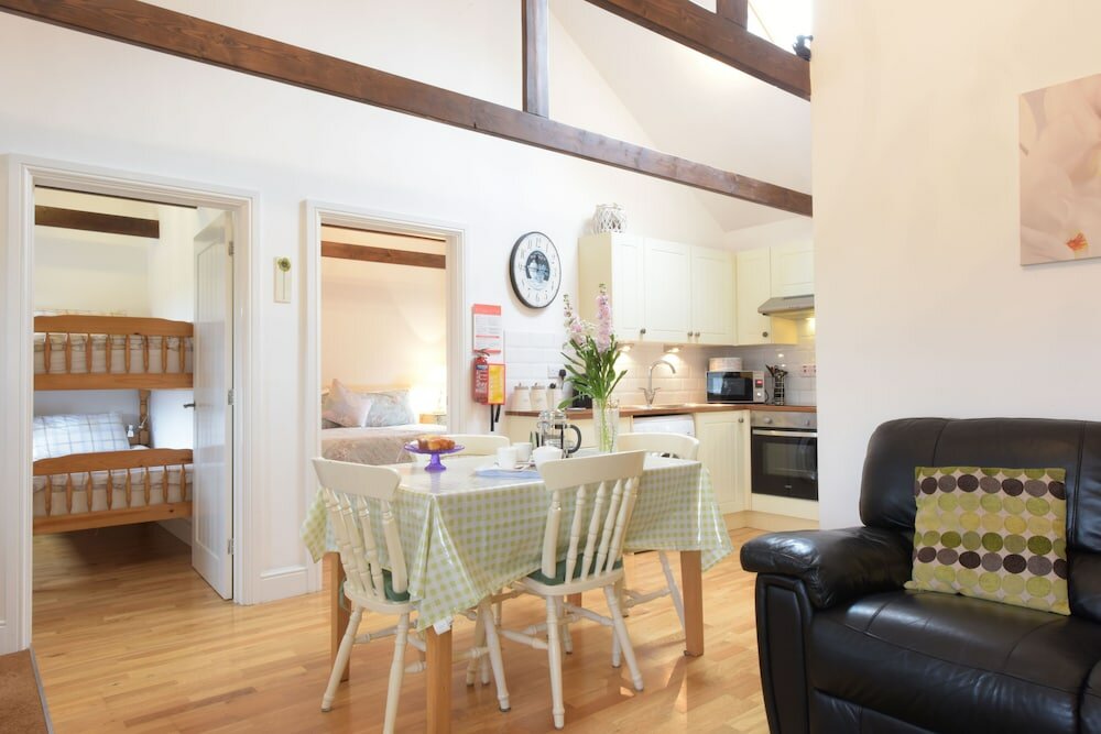 Фото Stable Oak Cottages