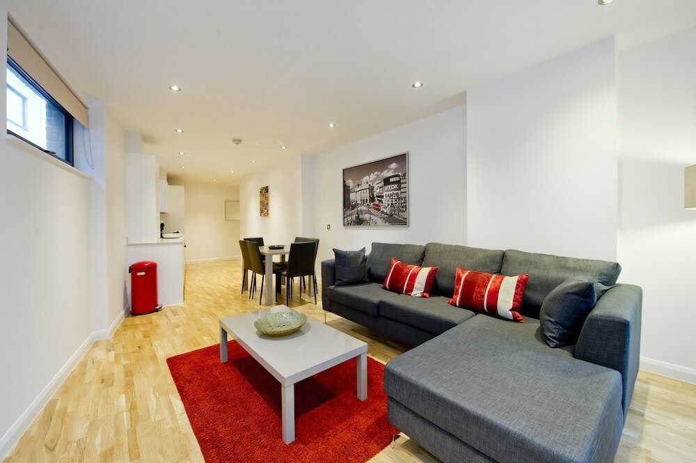 Фото London Bridge – Tooley St by Flying Butler