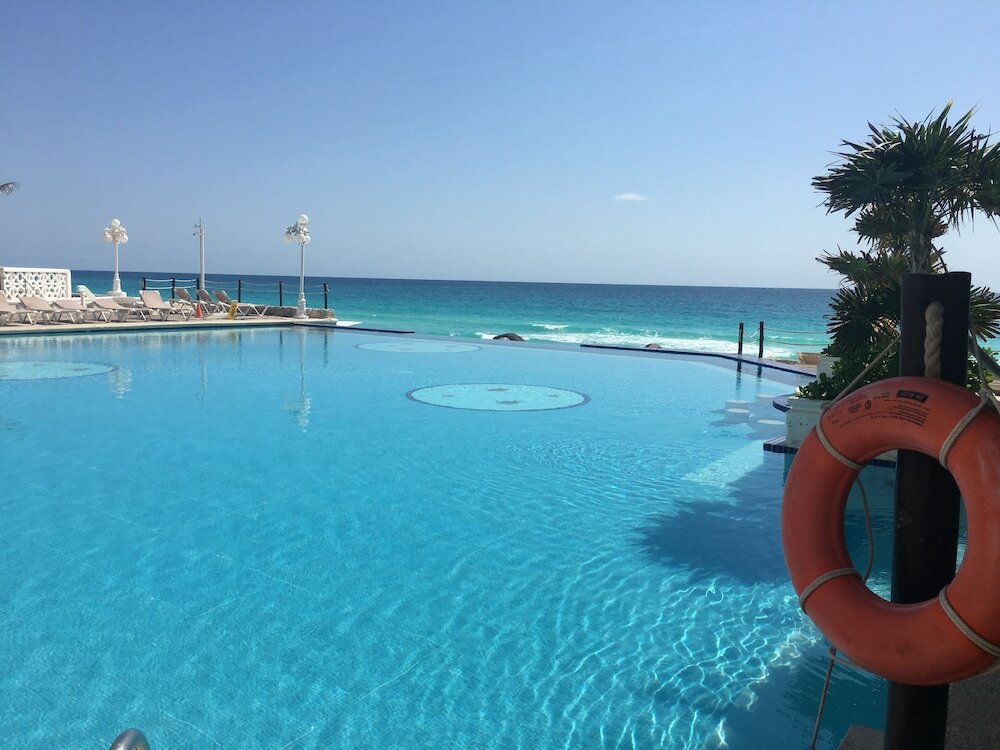 Фото Emporio Cancun