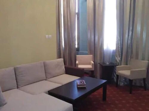Гостиница Hotel Les Zianides в Тлемсене