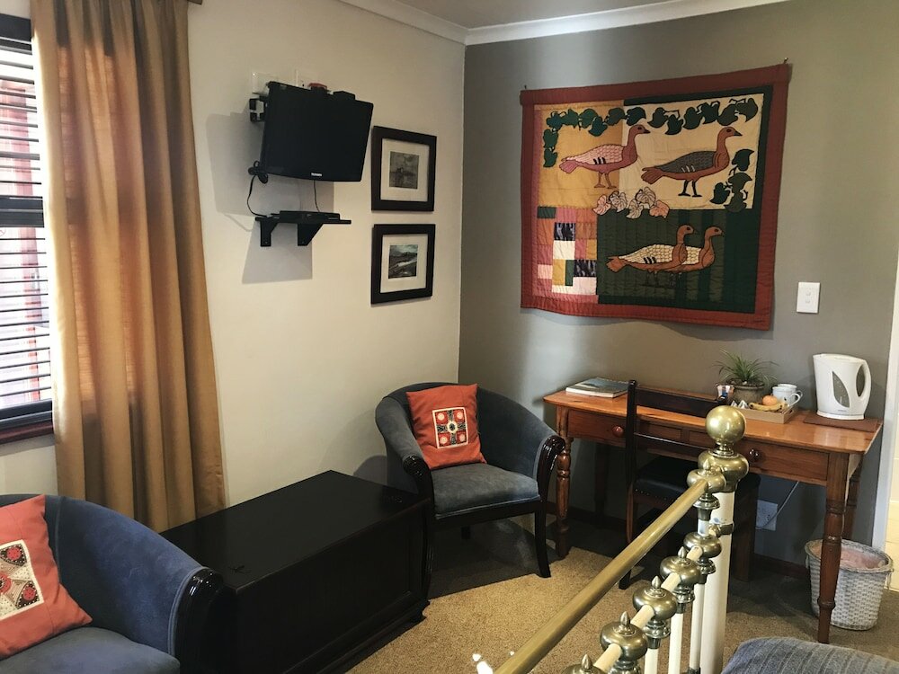 Фото The Crown Guesthouse