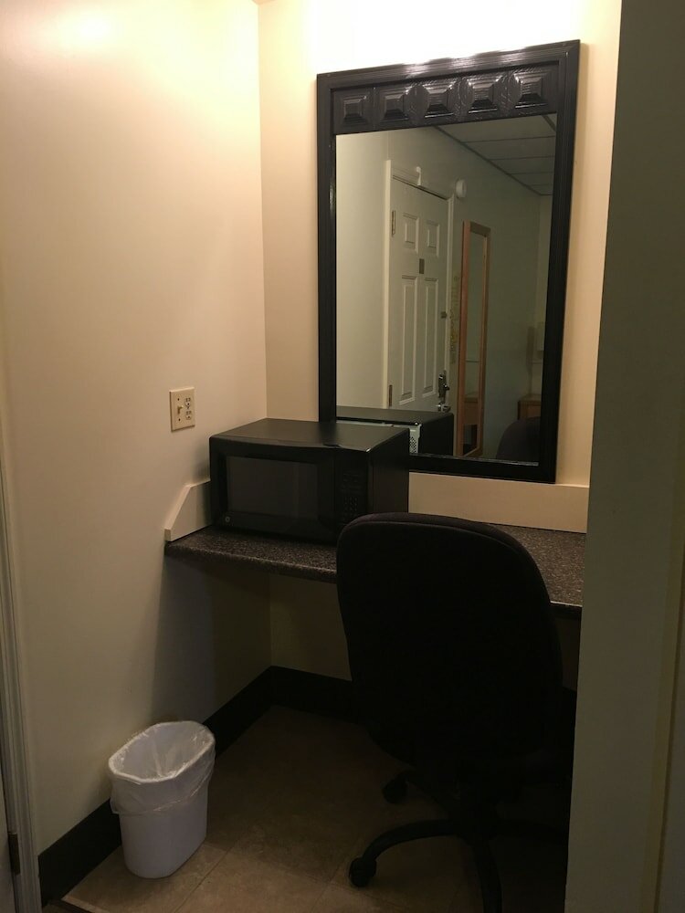 Фото The Montrose Hotel