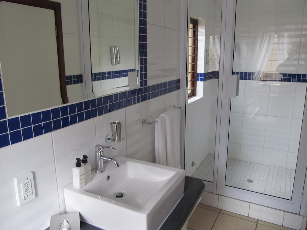 Фото Five A Morris