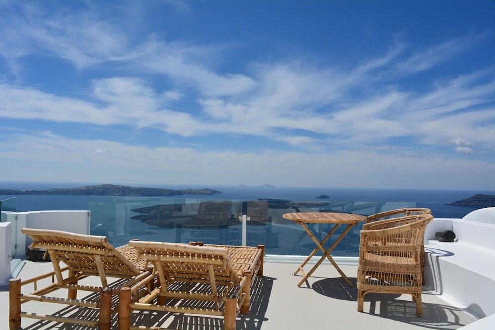 Фото Cocoon Suites