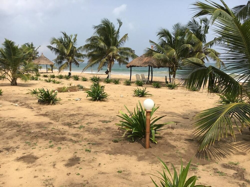 Фото Akwidaa Inn