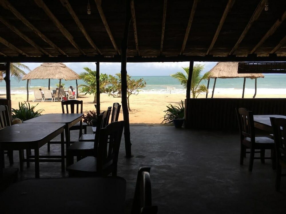 Фото Akwidaa Inn