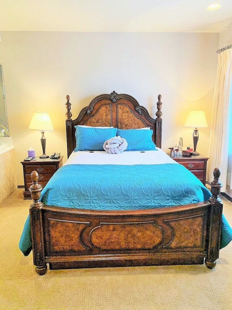 Фото Breakers Boutique Inn