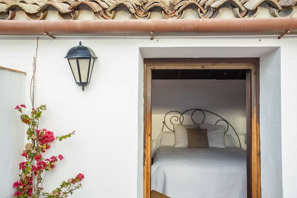 Фото Apartamentos Los Patios de la Judería