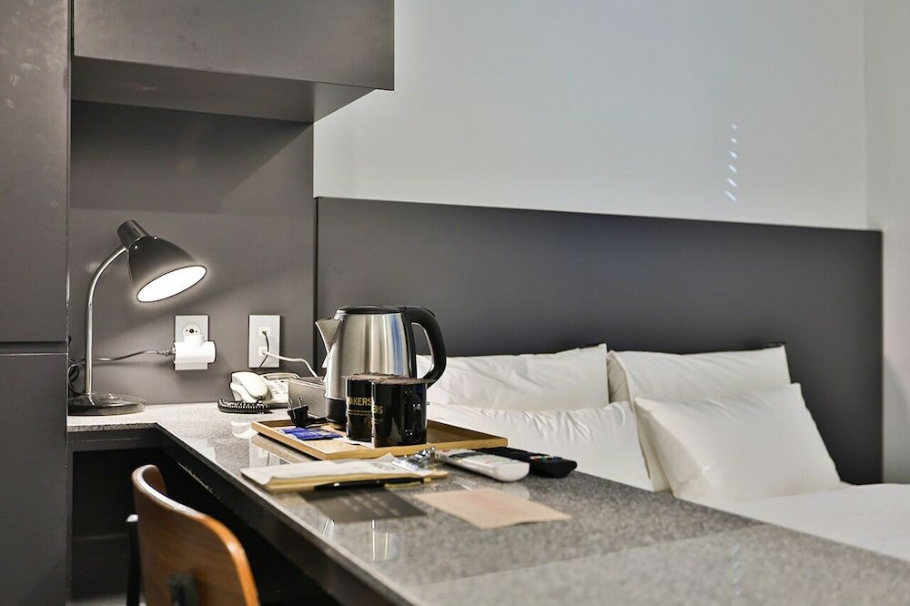 Фото Jongno Makers X Pretty Hotel