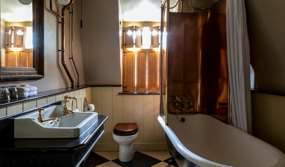 Фото Batty Langley's