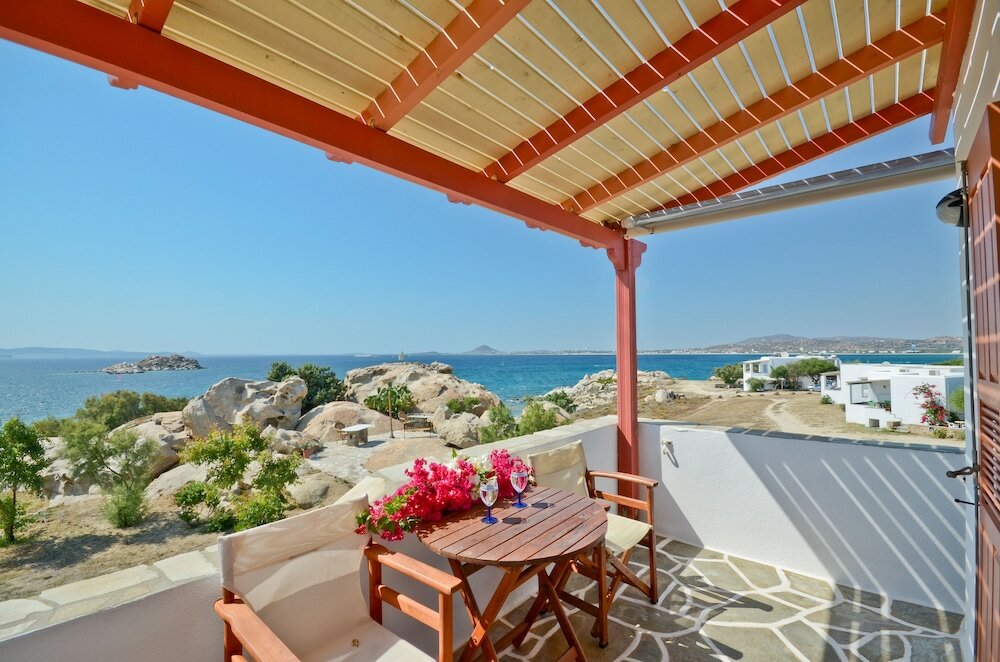 Фото Ydreos Studios & Apartments