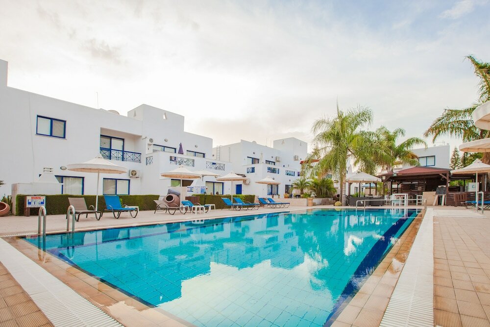 Фото Flouressia Gardens