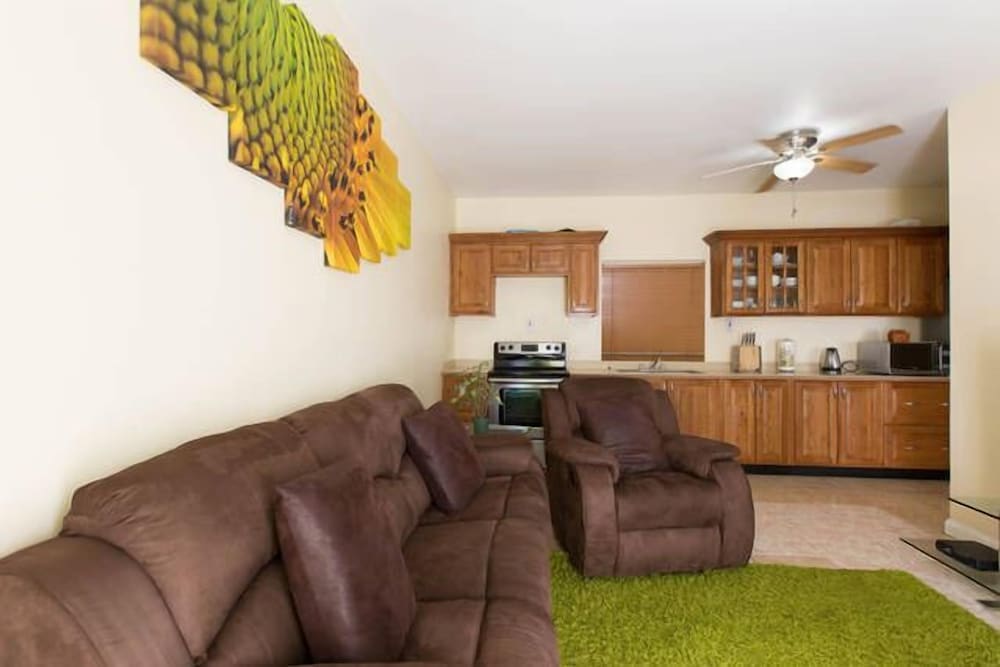 Фото New Kingston Apartments at Kensington