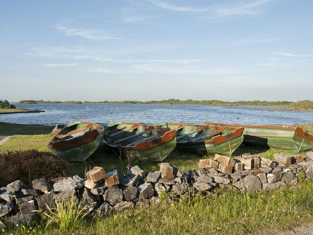 Фото The Waterfront House Country Home