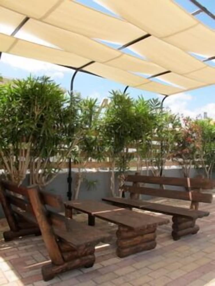 Фото Albatross Studios & Apartments