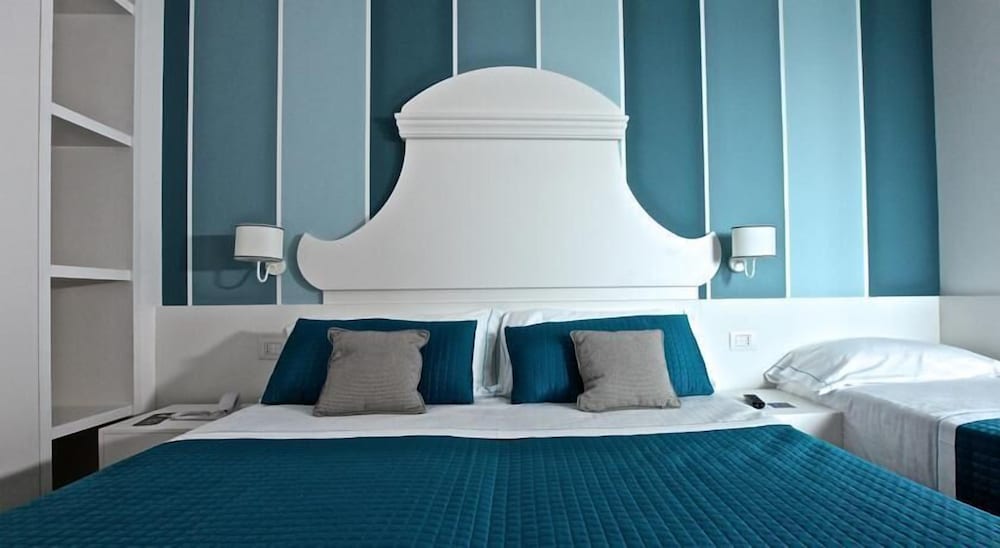 Фото Hotel Ambassador