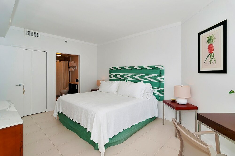 Фото Private Residences at Hotel Arya by SoFLA Vacations