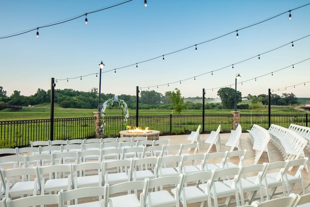 Фото Courtyard by Marriott Omaha Bellevue Beardmore Event Center