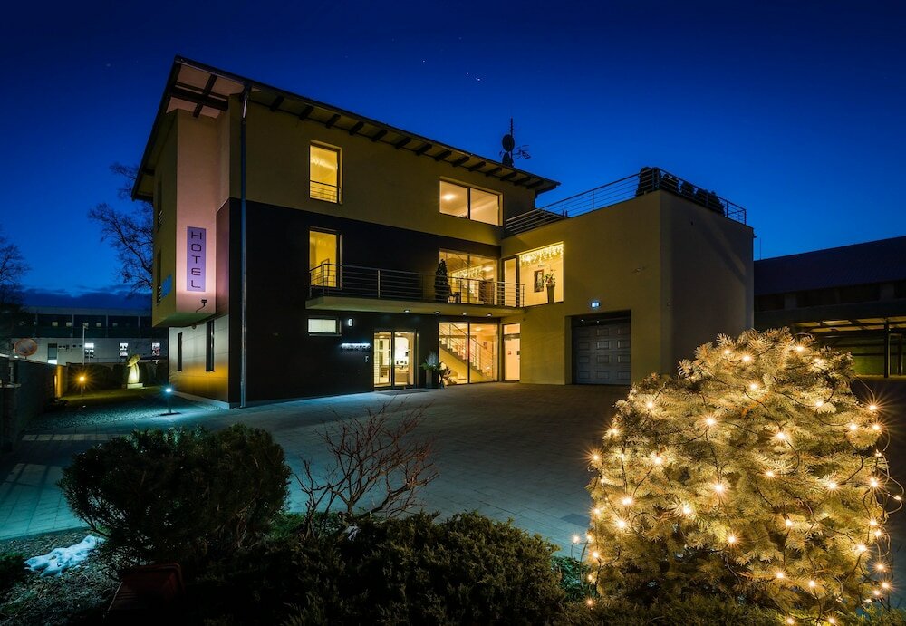 Фото отеля 1