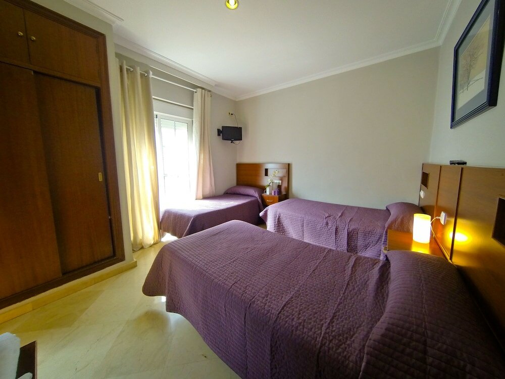 Фото Hostal La Muralla